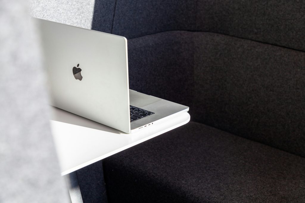 Developer neemt even een break bij zijn detacherings klus